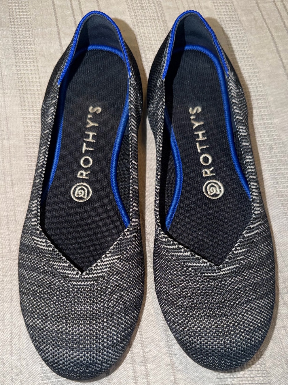 Rothy's Rounded Toe Flat in Granite Heather w/Blue Trim Sz 8